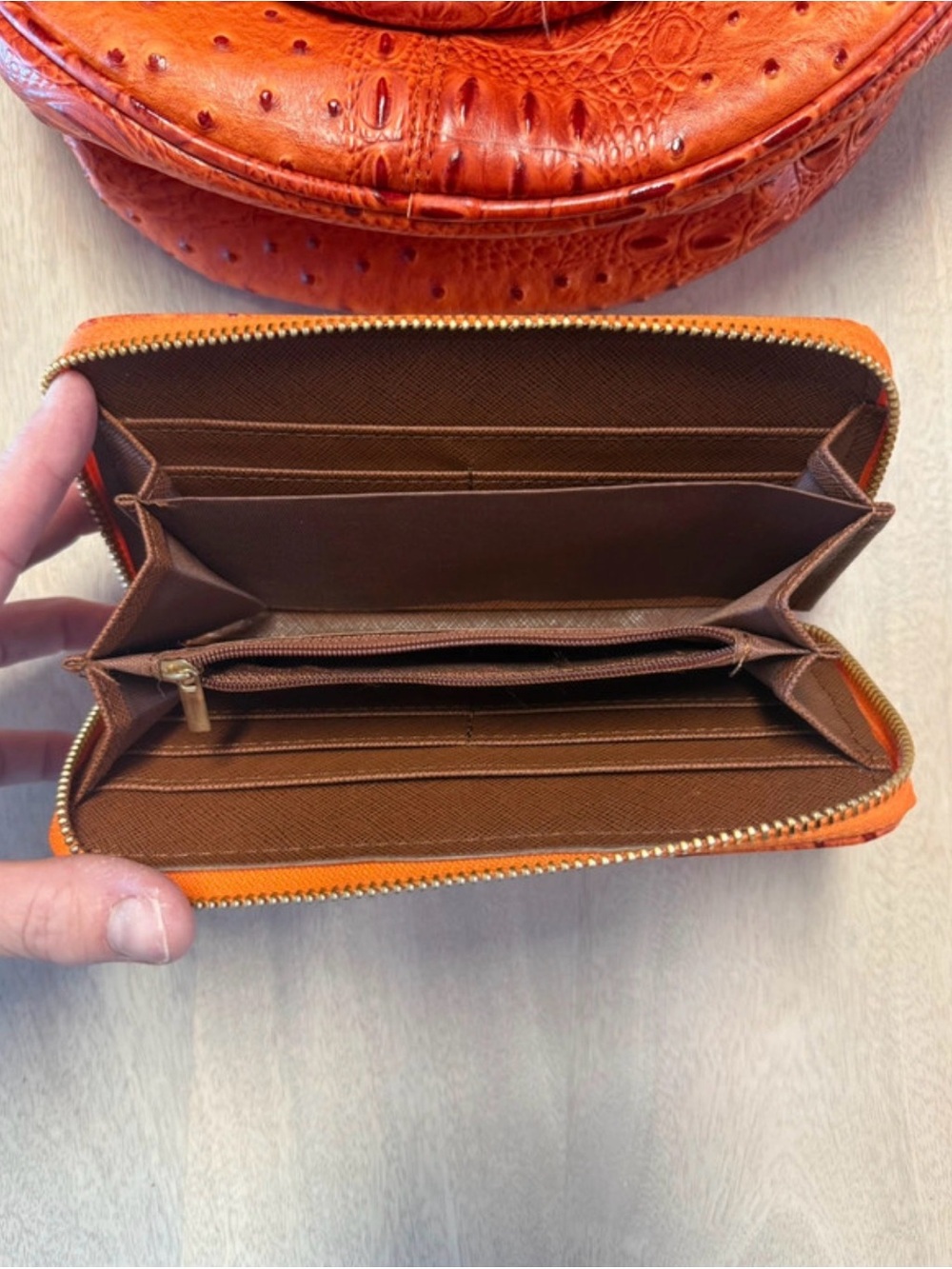 Round Ostrich-Texture Faux Leather Backpack Purse & Matching Wallet - Picture 9 of 11